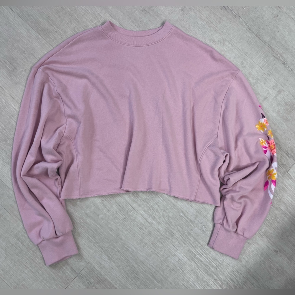 PINK Victoria’s Secret Crop Sweatshirt with flower detail sleeve